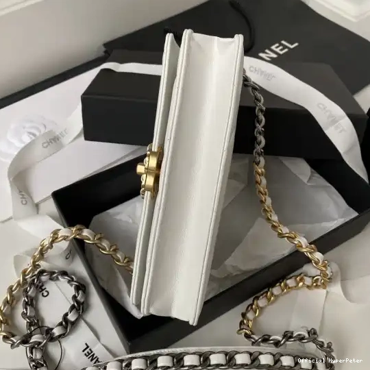 Hyper Peter CHANEL CHAIN ON WALLET 19 0621